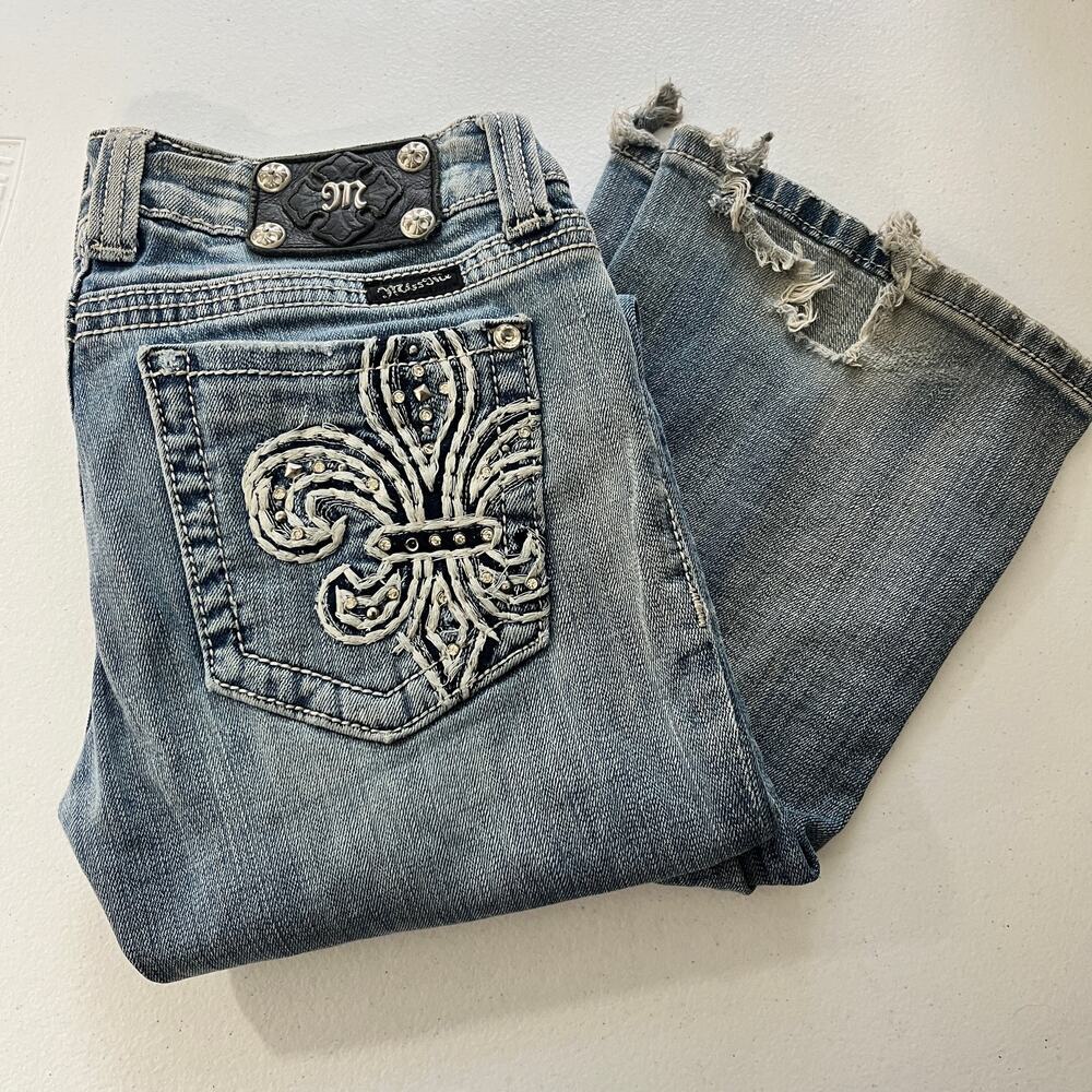 Miss Me Boot Cut Jeans EUC Fleur Rhinestones Distressed Size 27